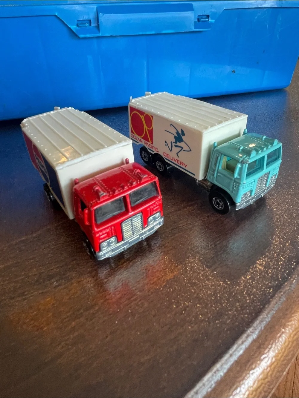 Hot Wheels HiWay Hauler  Pepsi 1986 Truck & Ocean Pacific Delivery lot 2